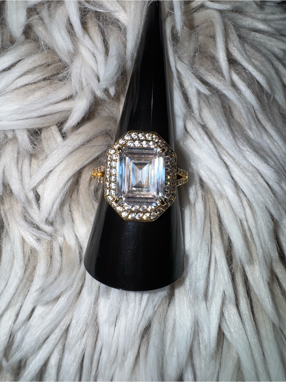 Heartbreakers halo ring